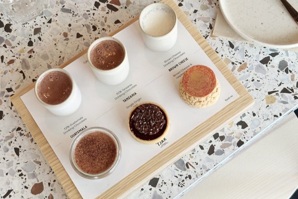 Sjokolademagi på langbord – med Fjåk fra Hardanger!